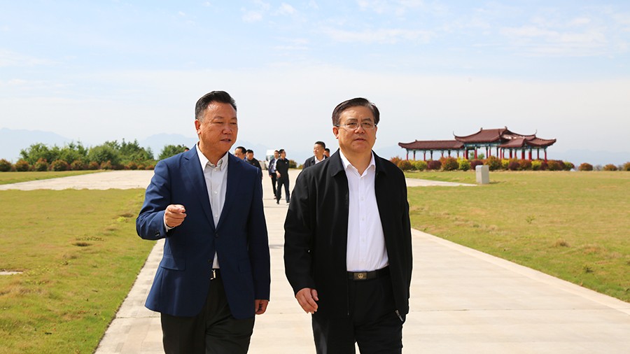 30-2021年5月，省人民檢察院黨組書記、檢察長(zhǎng)朱玉蒞臨金徽股份調(diào)研綠色礦山建設(shè)工作。.jpg